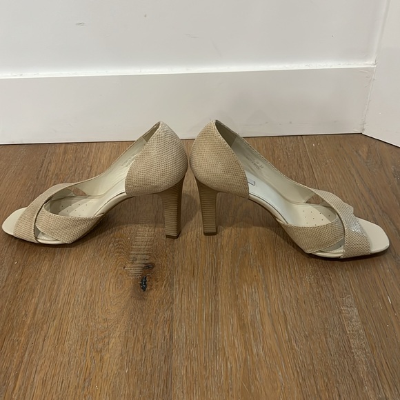 GEOX CREAM HEELS - Picture 7 of 11